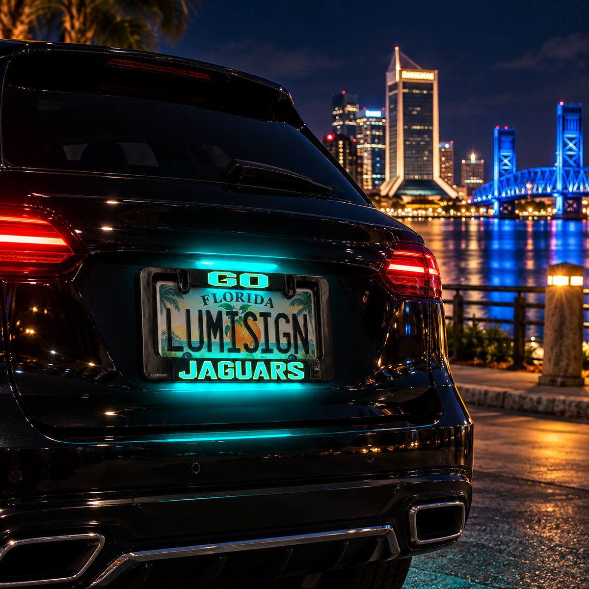 Illuminated car license plate frame with JAGUARS logo and LUMISIGN